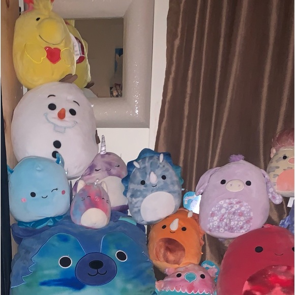 SQUISHMALLOWS - TONS OF HTF AND LE - THIS IS JUST A small PORTION OF COLLECTION - Picture 5 of 12